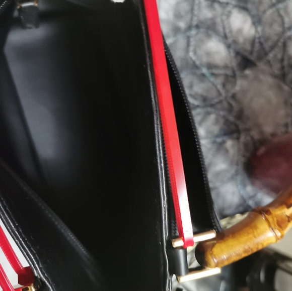 (Sold)💯% authentic Gucci leather purse - Picture 9 of 15